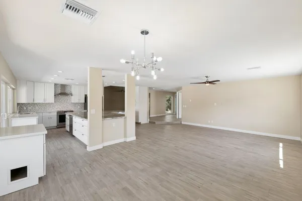 $4,499 | 13222 North 1st Avenue, Phoenix, AZ 85029