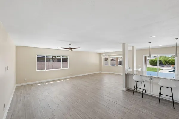 $4,499 | 13222 North 1st Avenue, Phoenix, AZ 85029