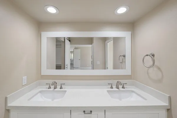 $4,499 | 13222 North 1st Avenue, Phoenix, AZ 85029