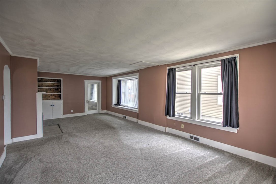 715 West Main Street Clinton, IL 61727 - Photo 11 of 35