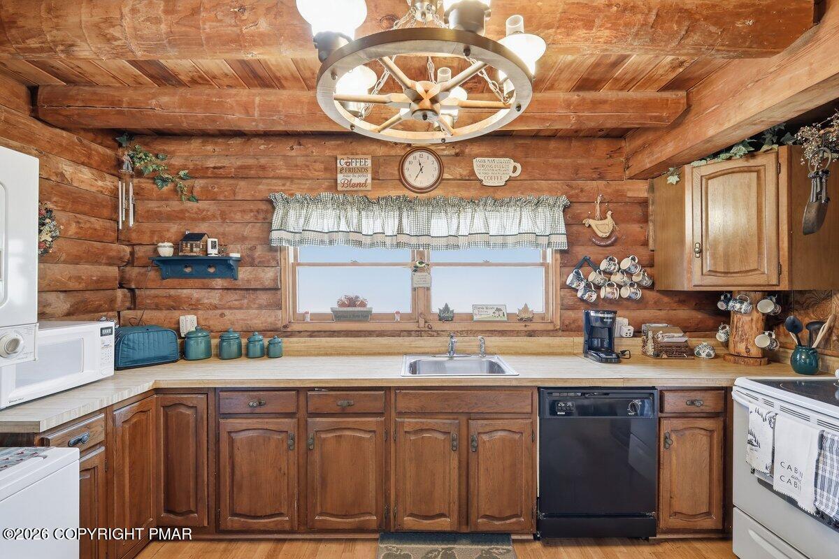 114 Bourne Court Bushkill, PA 18324 - Photo 18 of 41 Kitchen