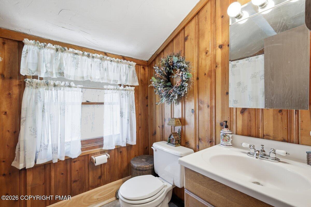 114 Bourne Court Bushkill, PA 18324 - Photo 31 of 41 Full Bathroom-Upper Level