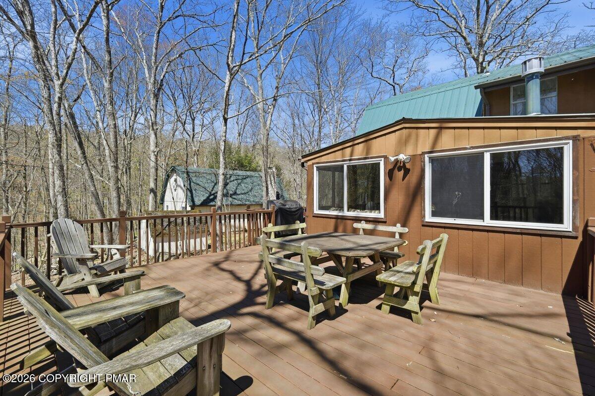 114 Bourne Court Bushkill, PA 18324 - Photo 4 of 41 Oversized Deck