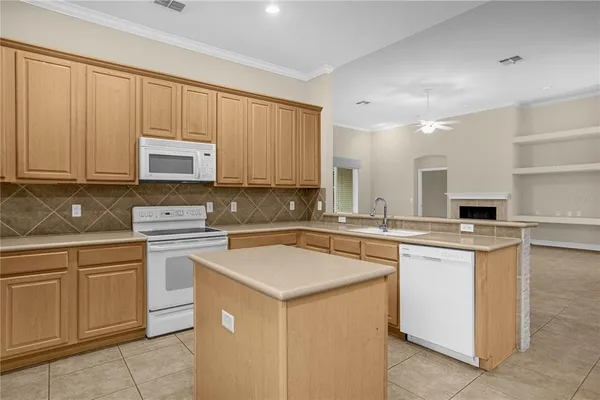 $3,750 | 10674 Woodchase Circle, Orlando, FL 32836