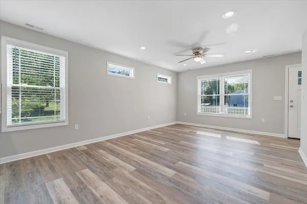 $1,550 | 1702 Baldwin Avenue Northeast, Unit B, Roanoke, VA 24012