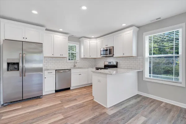 $1,550 | 1702 Baldwin Avenue Northeast, Unit B, Roanoke, VA 24012