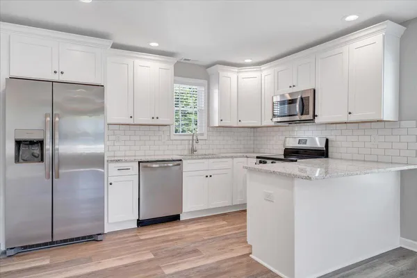 $1,550 | 1702 Baldwin Avenue Northeast, Unit B, Roanoke, VA 24012