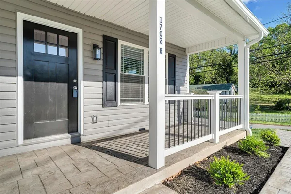 $1,550 | 1702 Baldwin Avenue Northeast, Unit B, Roanoke, VA 24012