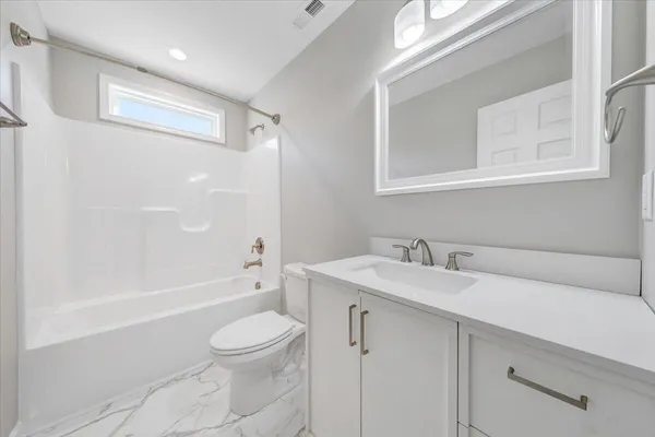 $1,550 | 1702 Baldwin Avenue Northeast, Unit B, Roanoke, VA 24012