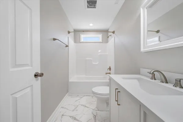 $1,550 | 1702 Baldwin Avenue Northeast, Unit B, Roanoke, VA 24012