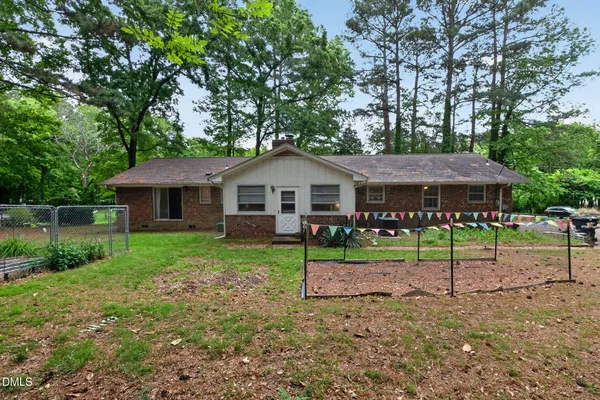 $479,000 | 86 A Willow Way, Chapel Hill, NC 27516