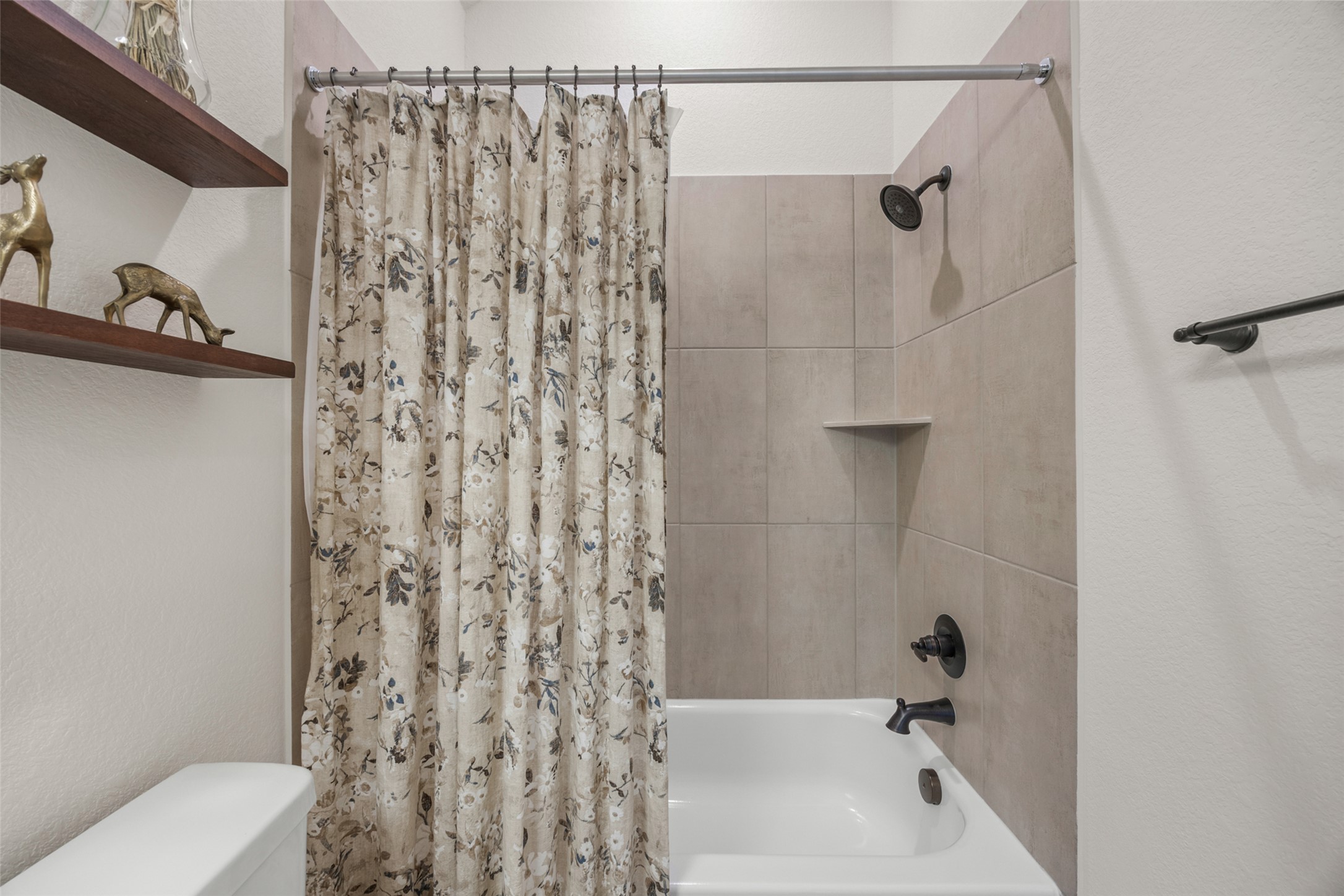 1200 Scenic Grn Loop Georgetown, TX 78628 - Photo 26 of 40 Full Bath