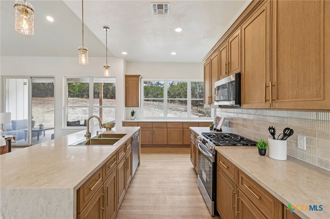 858 Rutherford Fischer, TX 78623 - Photo 7 of 37