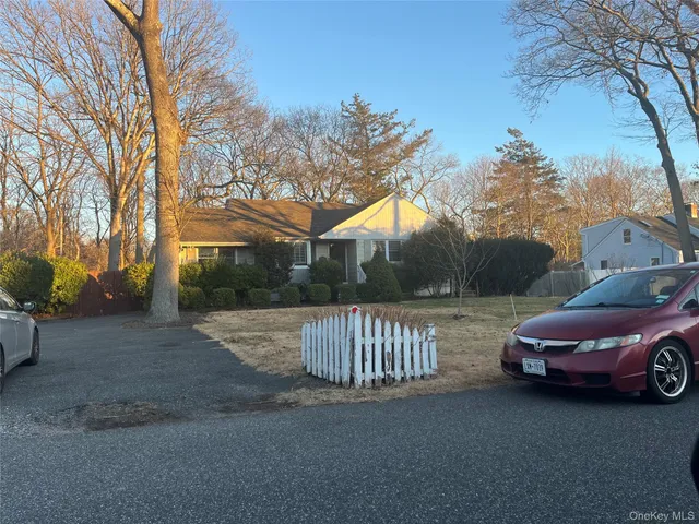 $599,990 | 64 Eatondale Avenue, Blue Point, NY 11715