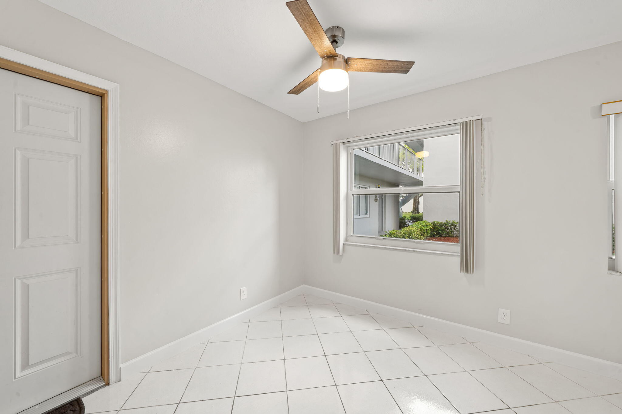 932 Flanders T Delray Beach, FL 33484 - Photo 7 of 28 a view of an entryway