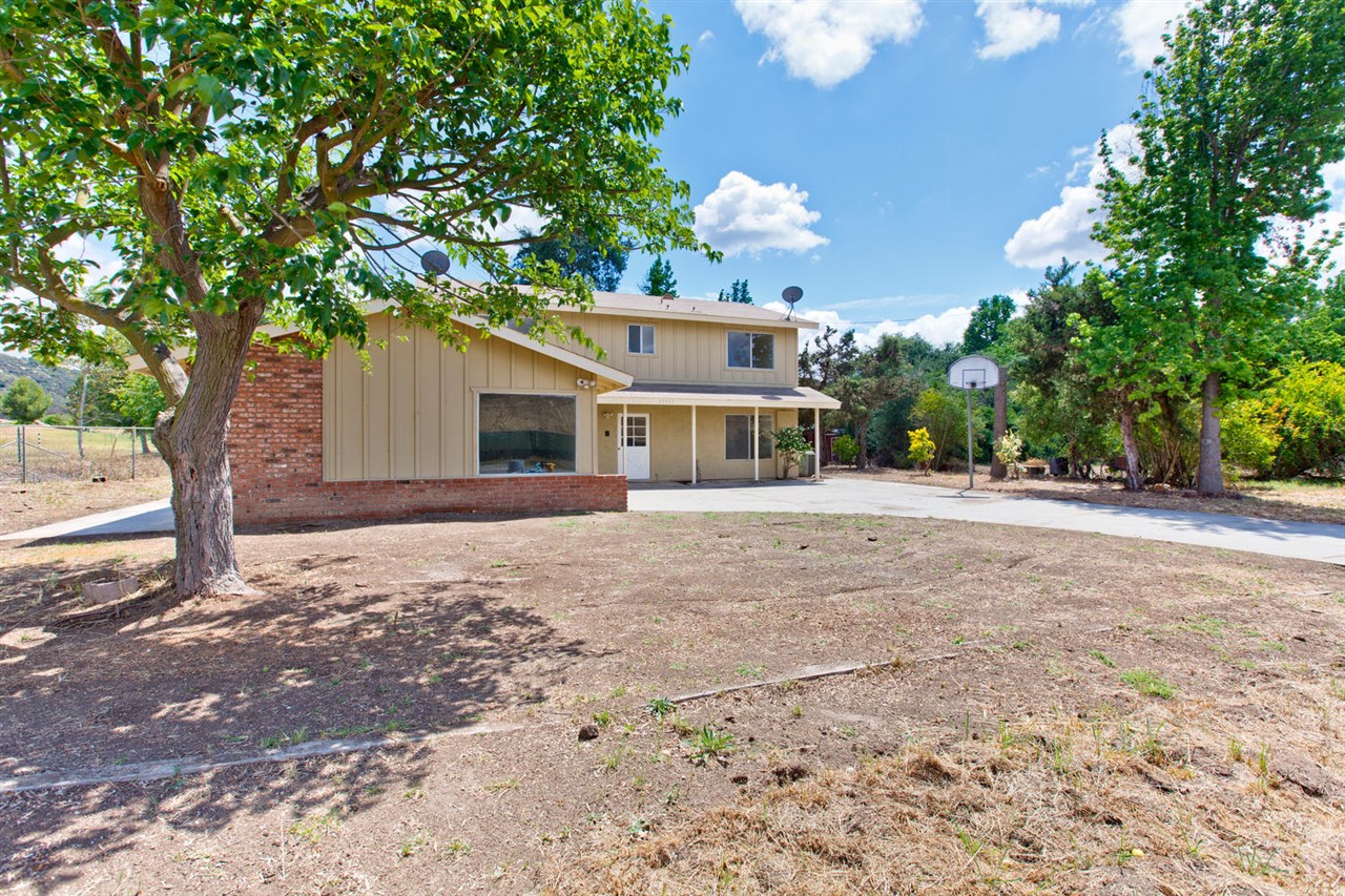 13991 Charlan Road Valley Center, CA 92082 - Photo 2 of 19