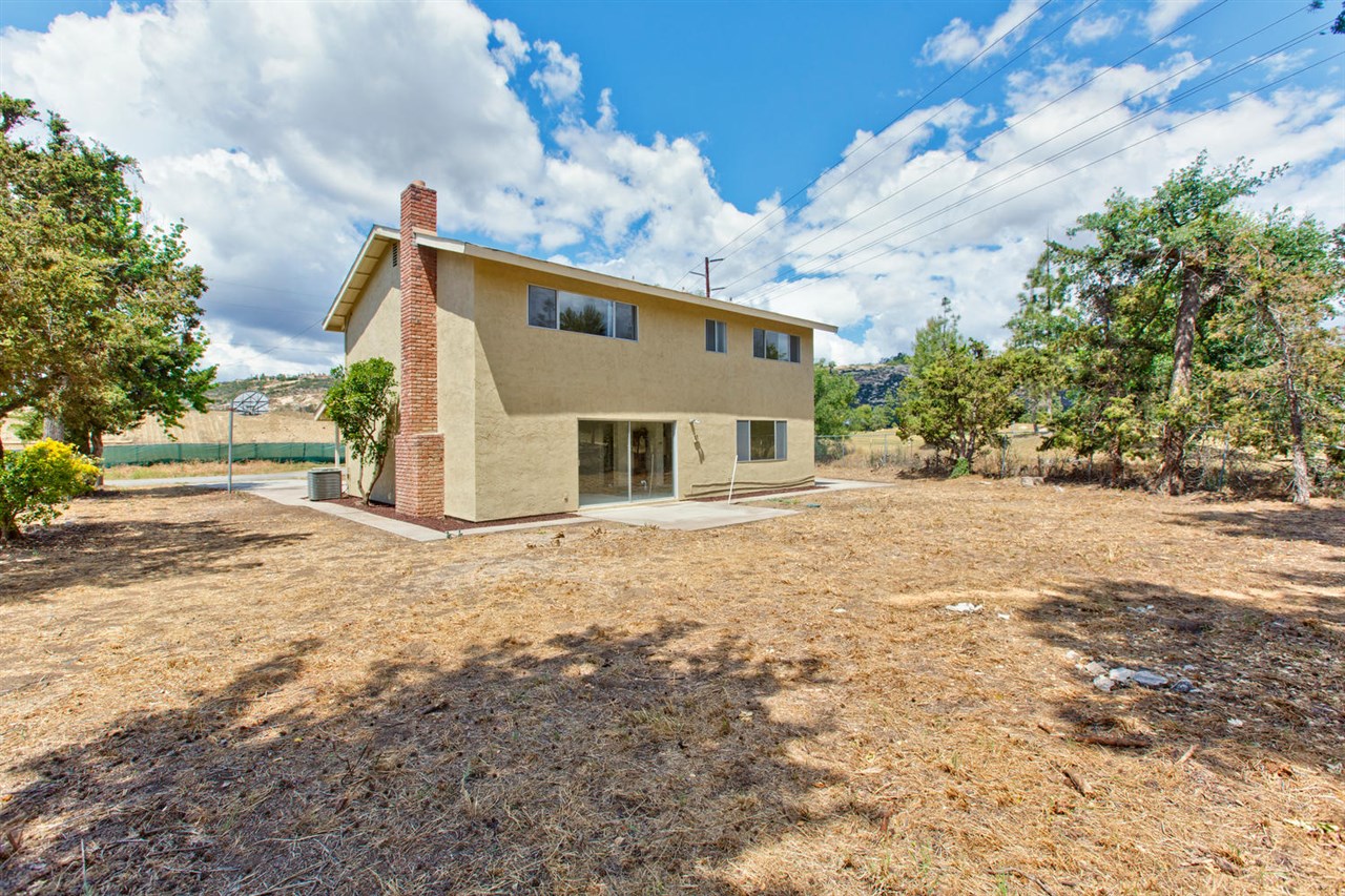 13991 Charlan Road Valley Center, CA 92082 - Photo 14 of 19