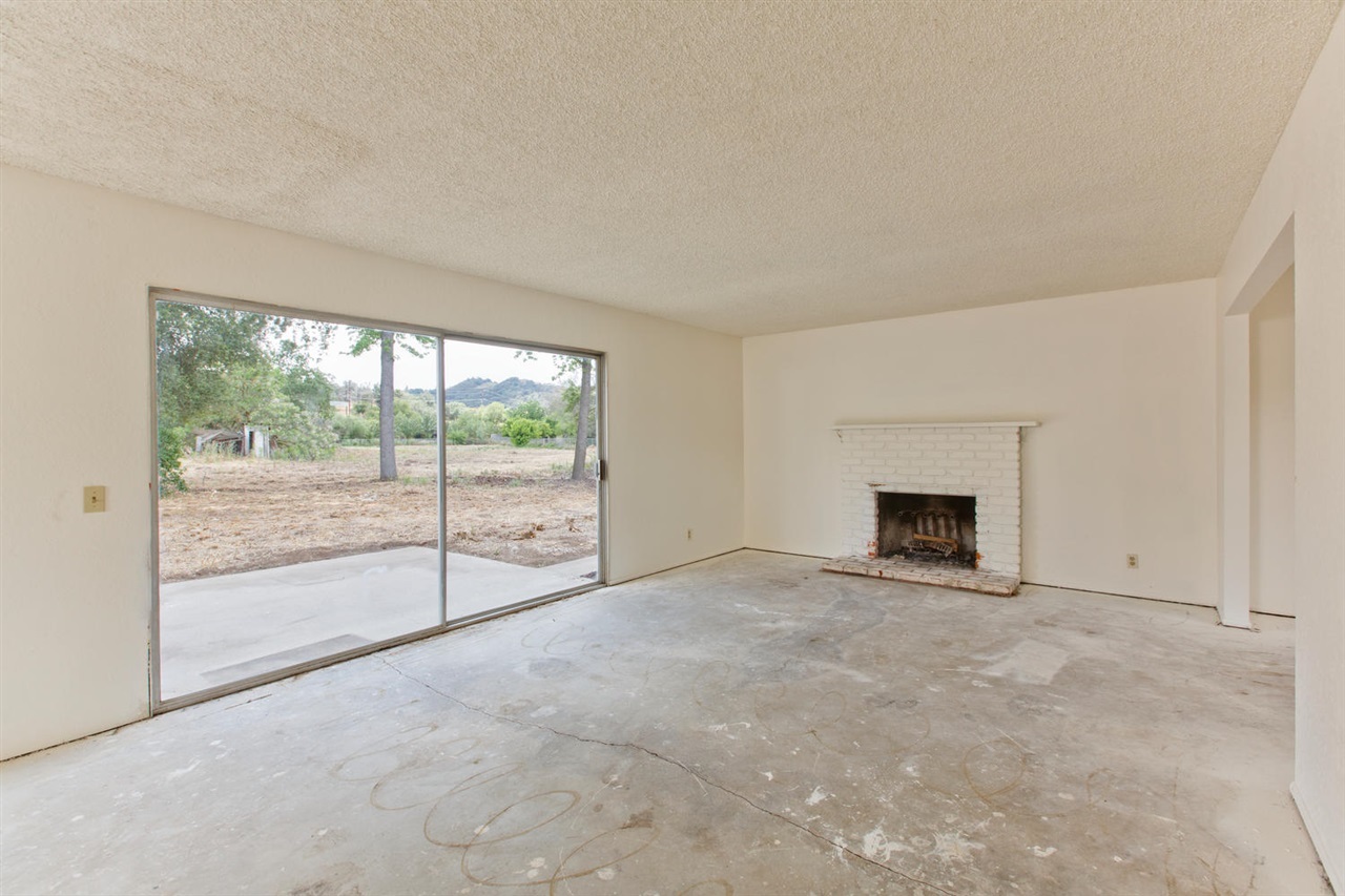 13991 Charlan Road Valley Center, CA 92082 - Photo 4 of 19