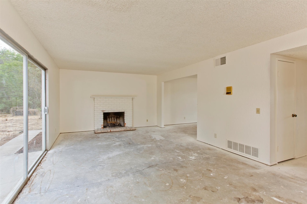 13991 Charlan Road Valley Center, CA 92082 - Photo 5 of 19