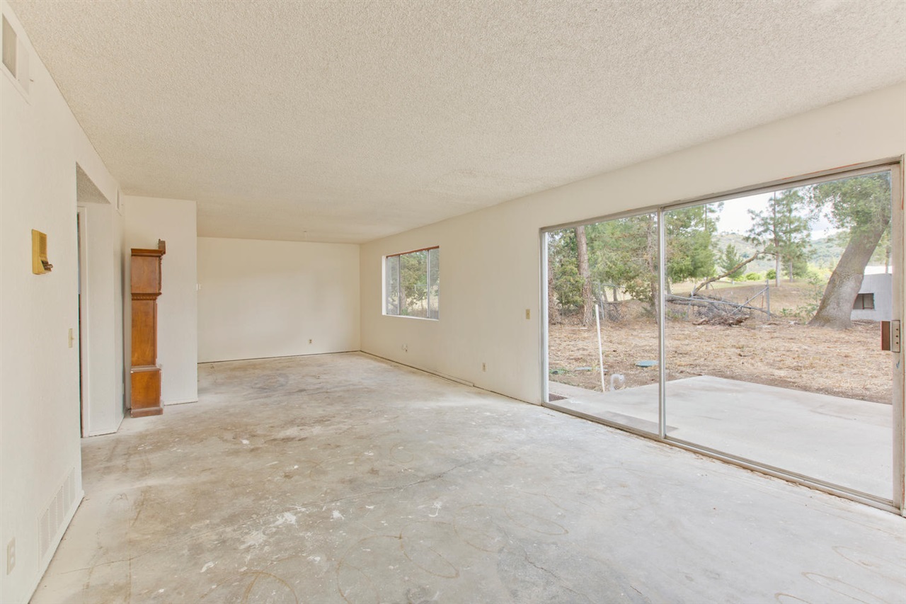 13991 Charlan Road Valley Center, CA 92082 - Photo 6 of 19