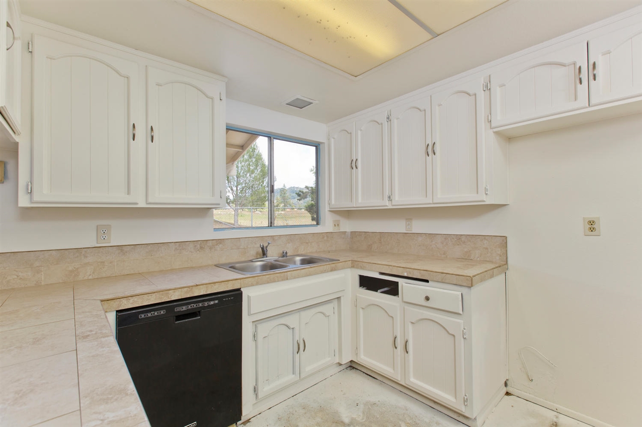 13991 Charlan Road Valley Center, CA 92082 - Photo 9 of 19