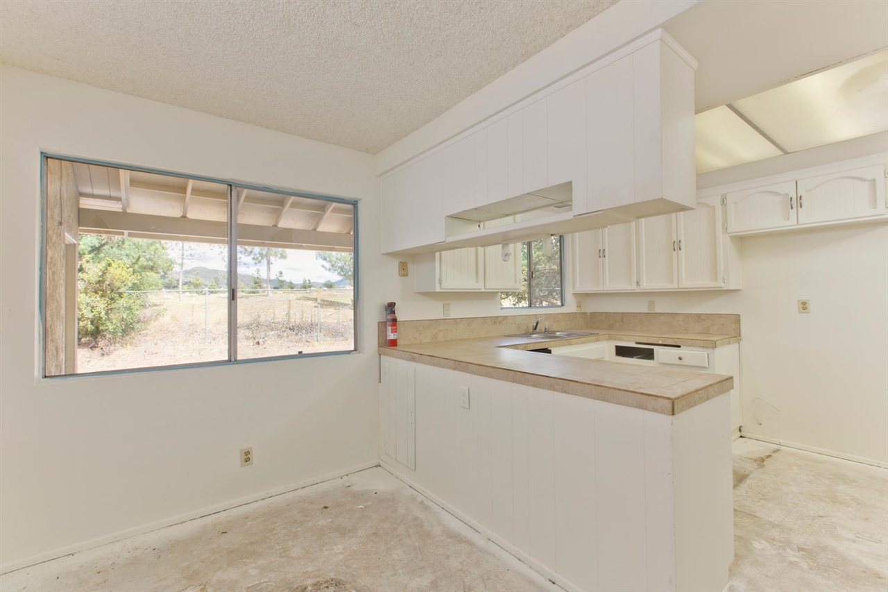 13991 Charlan Road Valley Center, CA 92082 - Photo 10 of 19