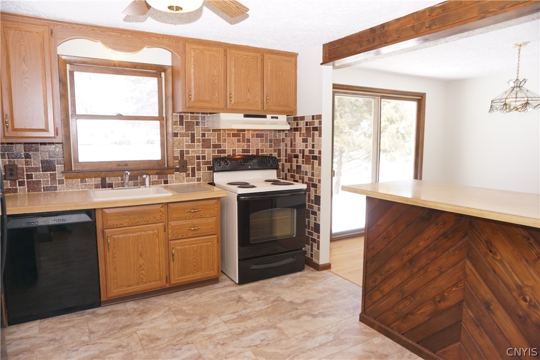 32 Wellington Road Clay, NY 13212 - Photo 13 of 48