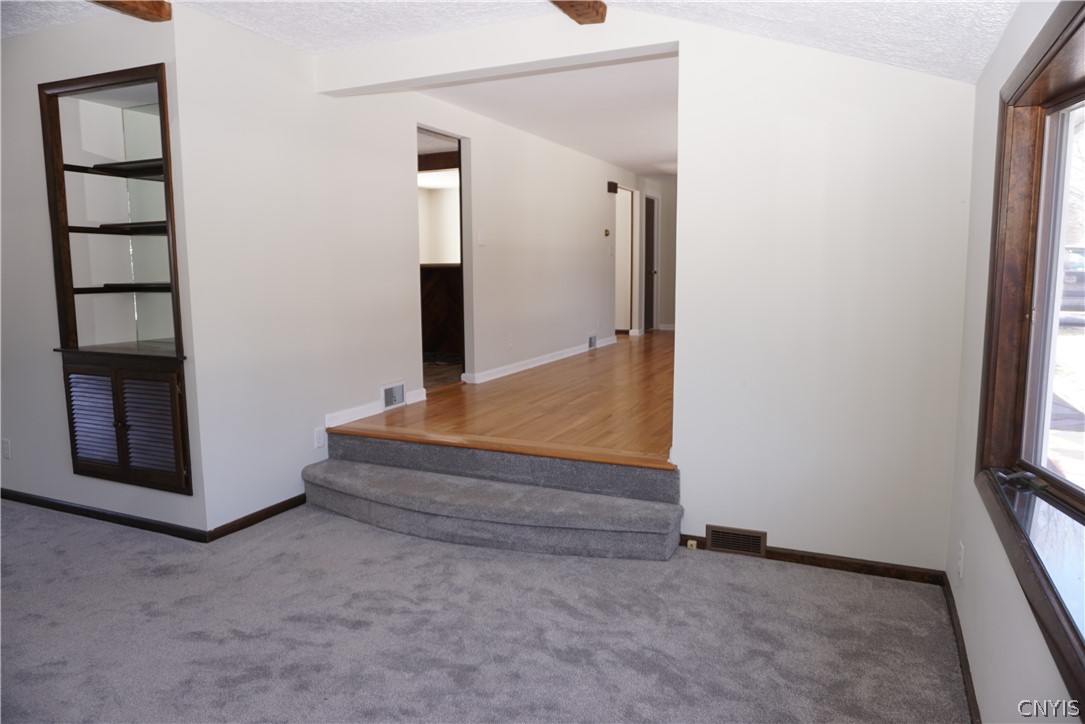 32 Wellington Road Clay, NY 13212 - Photo 26 of 48