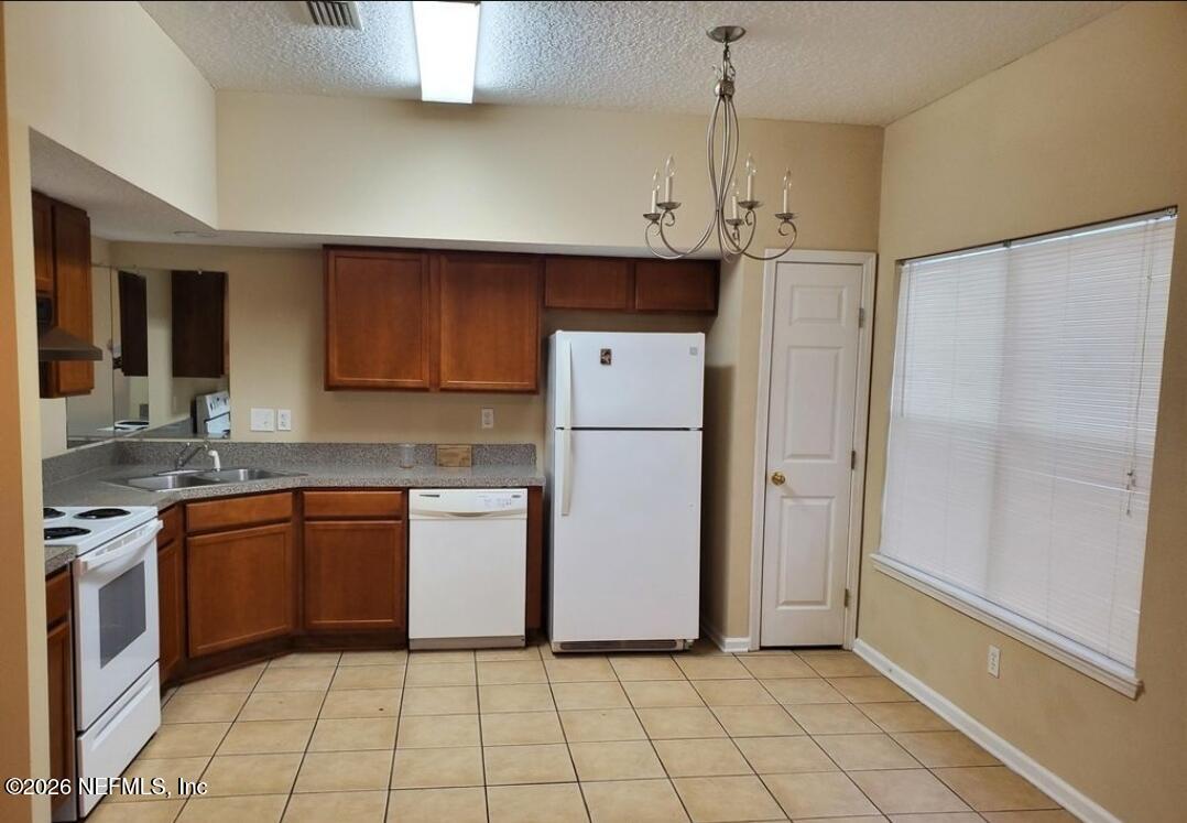 5260 Collins Road, Unit 1303 Jacksonville, FL 32244 - Photo 6 of 11 Kitchen