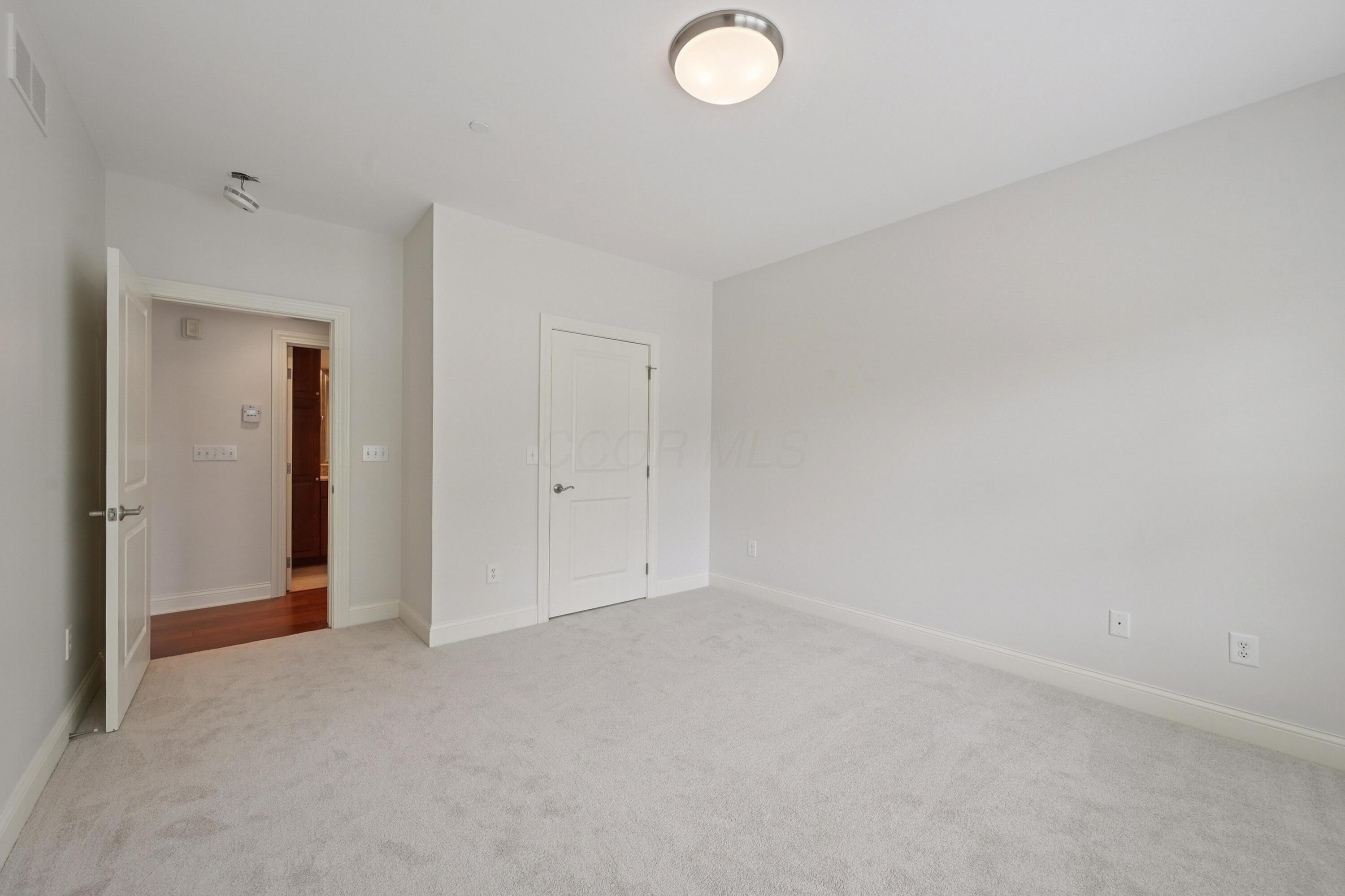 3175 Tremont Road, Unit 215 Columbus, OH 43221 - Photo 29 of 66 27-print-Tremont Rd-S2207-027