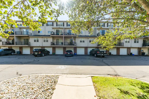 $2,300 | 695 River Park Village Boulevard, Northville, MI 48167