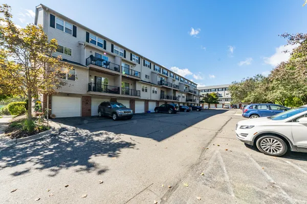 $2,300 | 695 River Park Village Boulevard, Northville, MI 48167