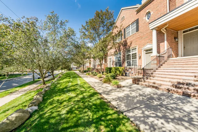 $2,700 | 695 River Park Village Boulevard, Northville, MI 48167