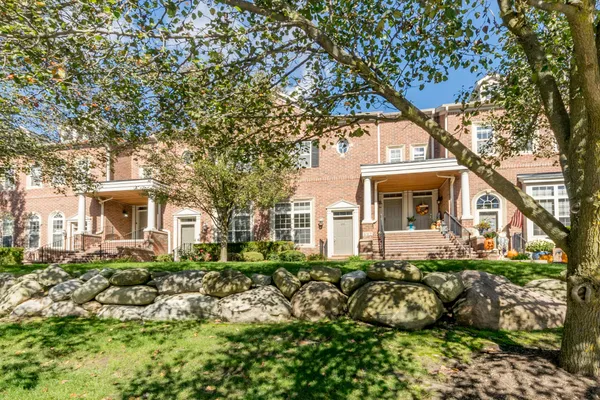 $2,300 | 695 River Park Village Boulevard, Northville, MI 48167