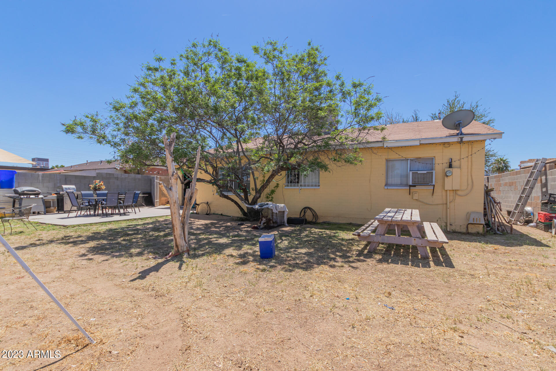 1528 West Carson Road Phoenix, AZ 85041 - Photo 23 of 24 24 - Carson