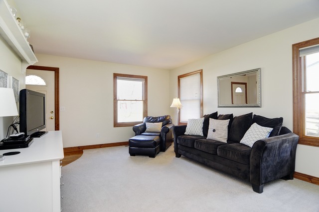 83 Paddock Street Montgomery, IL 60538 - Photo 8 of 23 Gallery Image 8