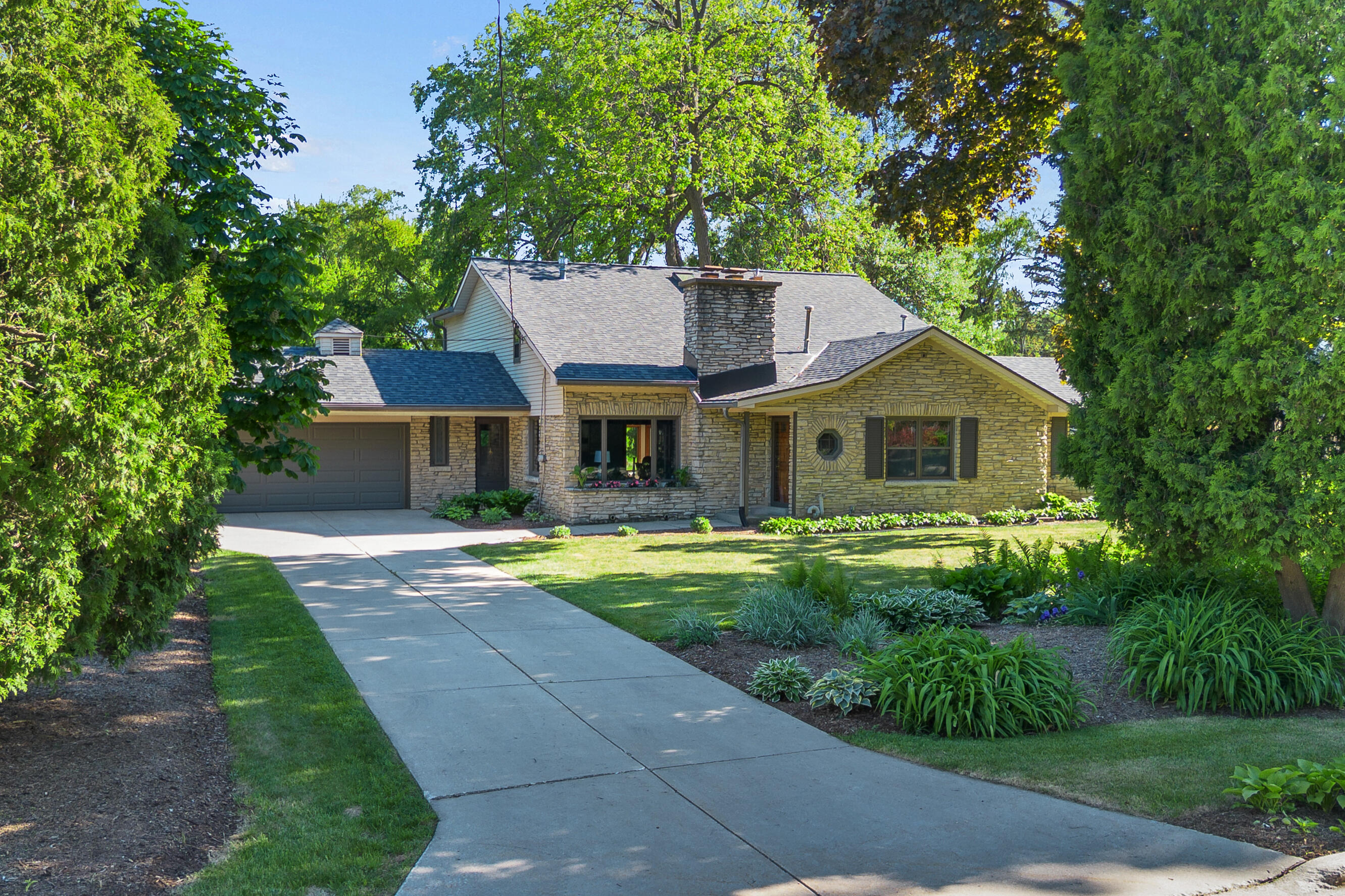 115 West Green Tree Road Glendale, WI 53217 - Photo 1 of 56 Welcome home!