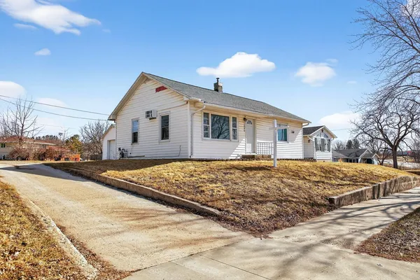 $159,900 | 1006 Main Street South, Chatfield, MN 55923