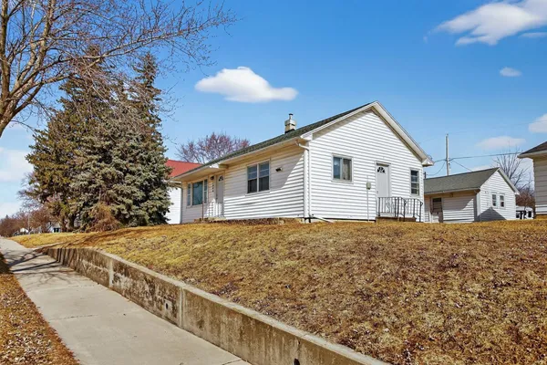 $159,900 | 1006 Main Street South, Chatfield, MN 55923