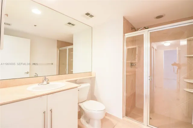 $3,900 | 335 South Biscayne Boulevard, Unit 2708, Miami, FL 33131