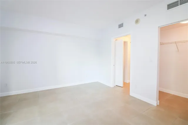 $3,900 | 335 South Biscayne Boulevard, Unit 2708, Miami, FL 33131