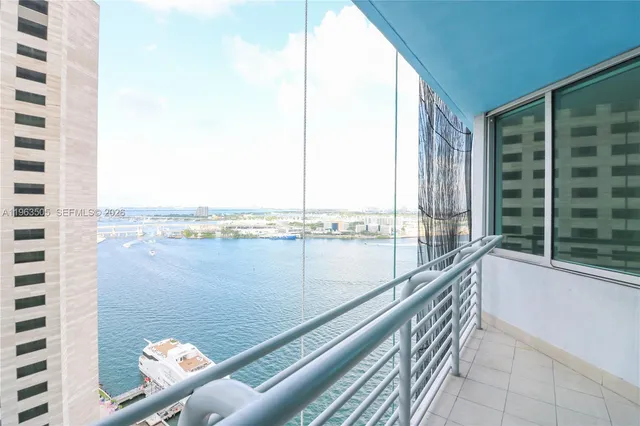 $3,900 | 335 South Biscayne Boulevard, Unit 2708, Miami, FL 33131