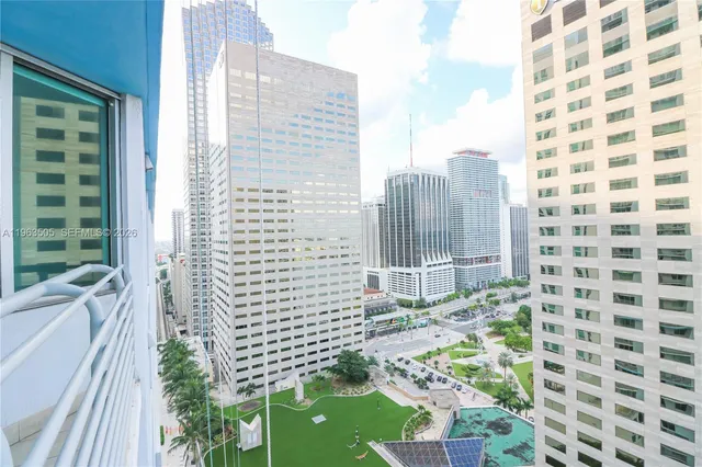 $3,900 | 335 South Biscayne Boulevard, Unit 2708, Miami, FL 33131