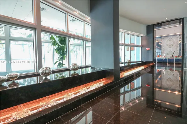 $3,900 | 335 South Biscayne Boulevard, Unit 2708, Miami, FL 33131