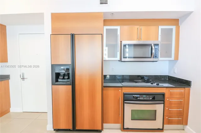 $3,900 | 335 South Biscayne Boulevard, Unit 2708, Miami, FL 33131