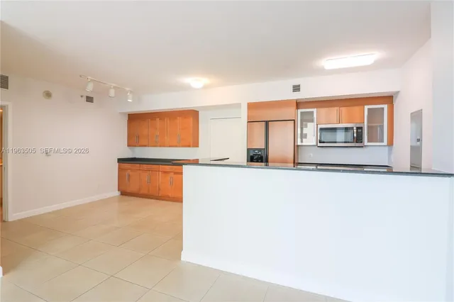 $3,900 | 335 South Biscayne Boulevard, Unit 2708, Miami, FL 33131