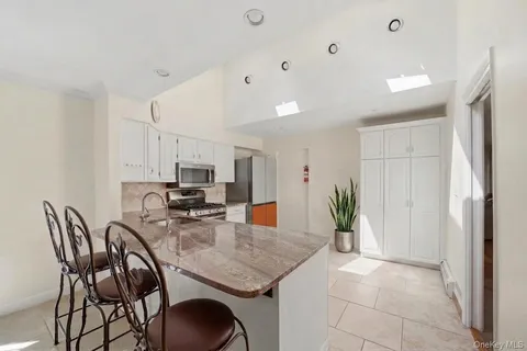 $900,000 | 29 Montrose Road, Yonkers, NY 10710