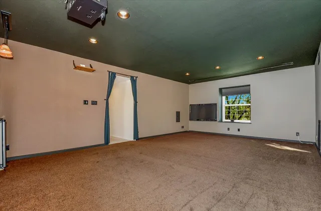 $999,999 | 2727 Lacy Lane, Sacramento, CA 95821