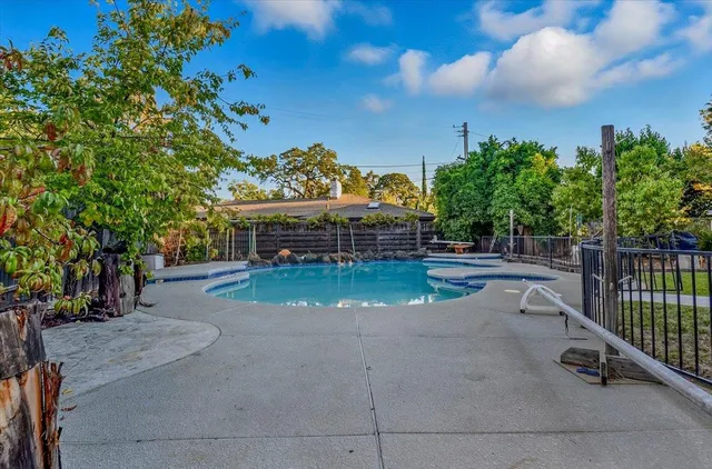 $999,999 | 2727 Lacy Lane, Sacramento, CA 95821