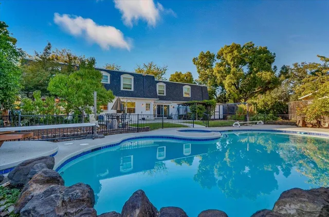 $999,999 | 2727 Lacy Lane, Sacramento, CA 95821